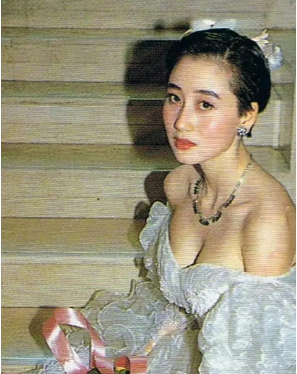 利智风华绝代,美艳无双,同时把李连杰和赌王何鸿燊迷倒,看脸的话其实