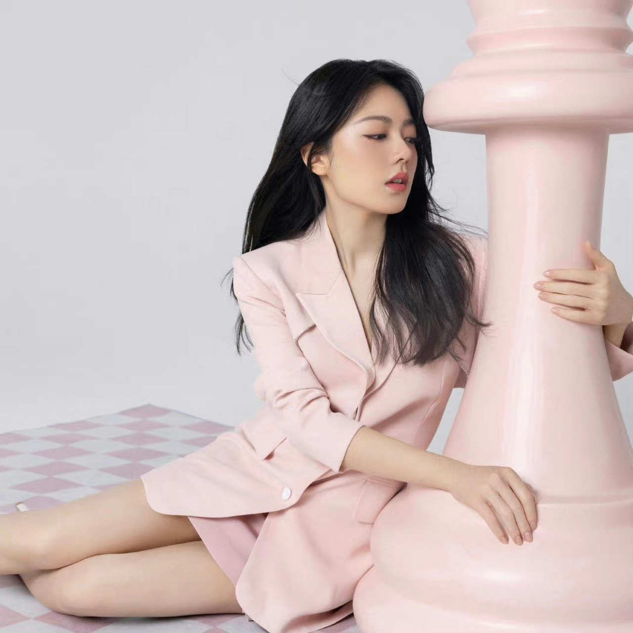 年轻是好,赵今麦的小脚丫都这么嫩.