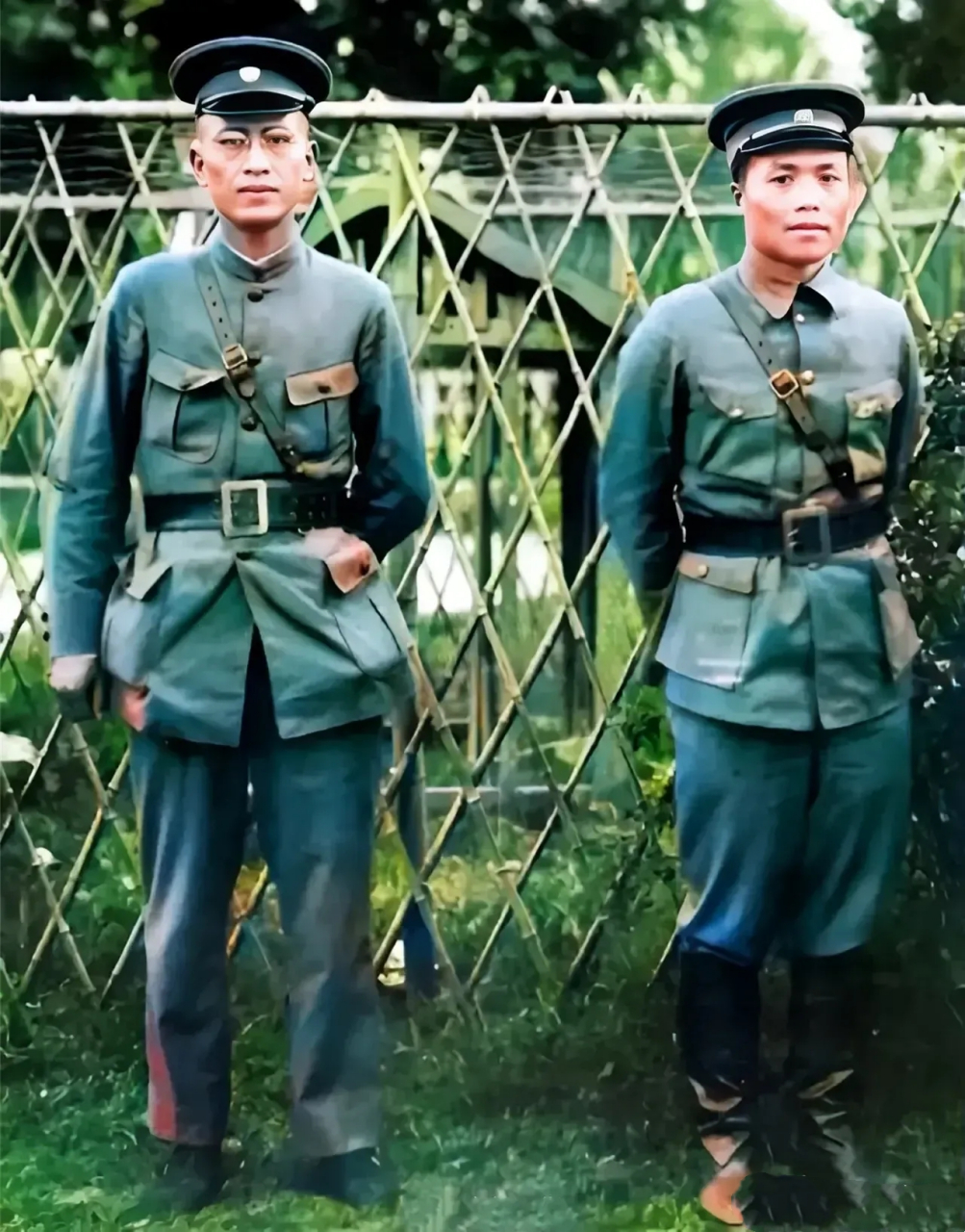 1929年,李宗仁与白崇禧在广西的合影照,这年李宗仁38岁,白崇禧36岁