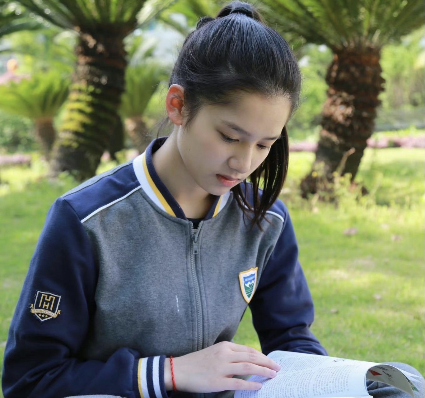 张婧仪高中时期旧照,素颜真的好清纯