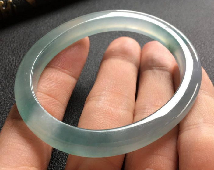 椭圆形手镯叫什么手镯