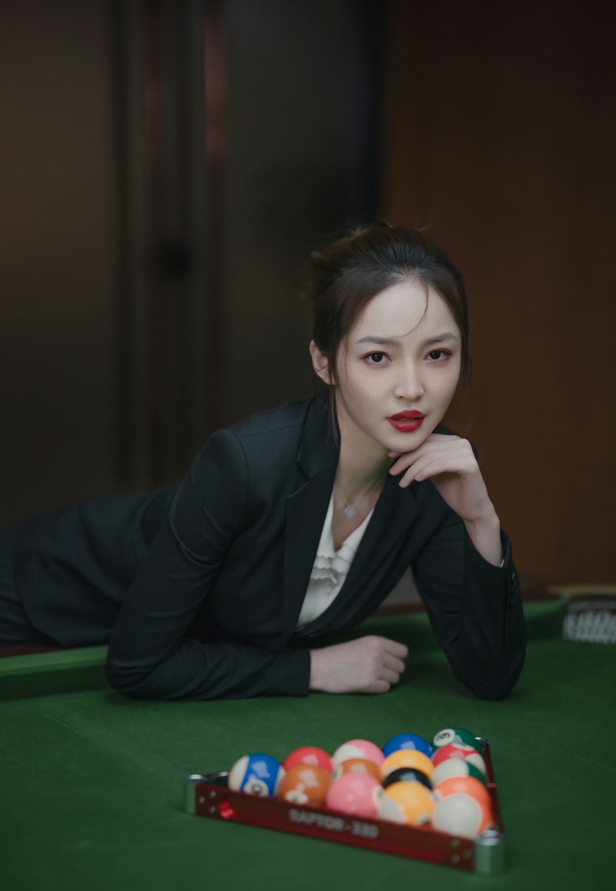 美女裁判王钟瑶亮相新岗位,身材高挑,容颜俏丽,希望梦想成真!