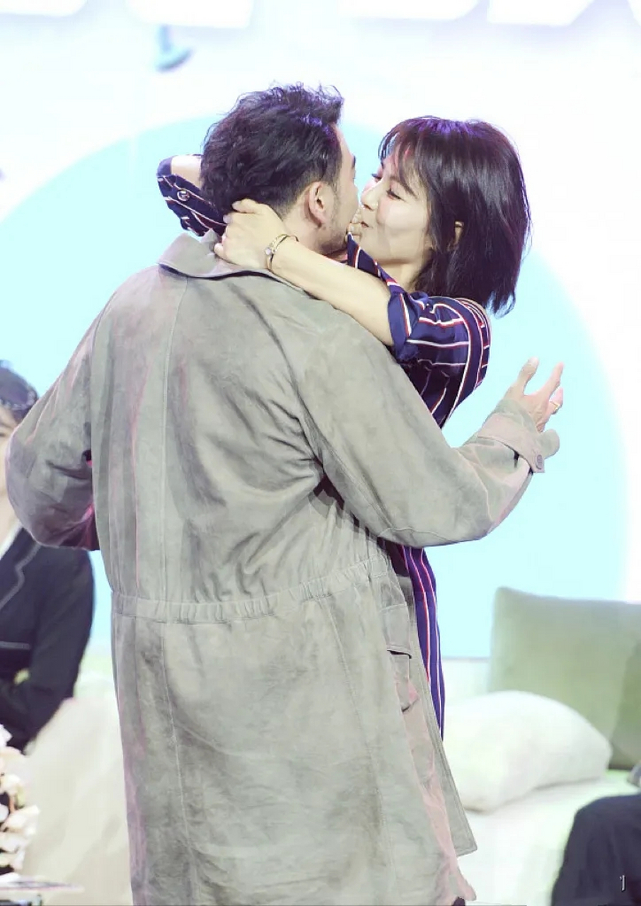 刘涛和杨烁在剧中饰演一对情侣.