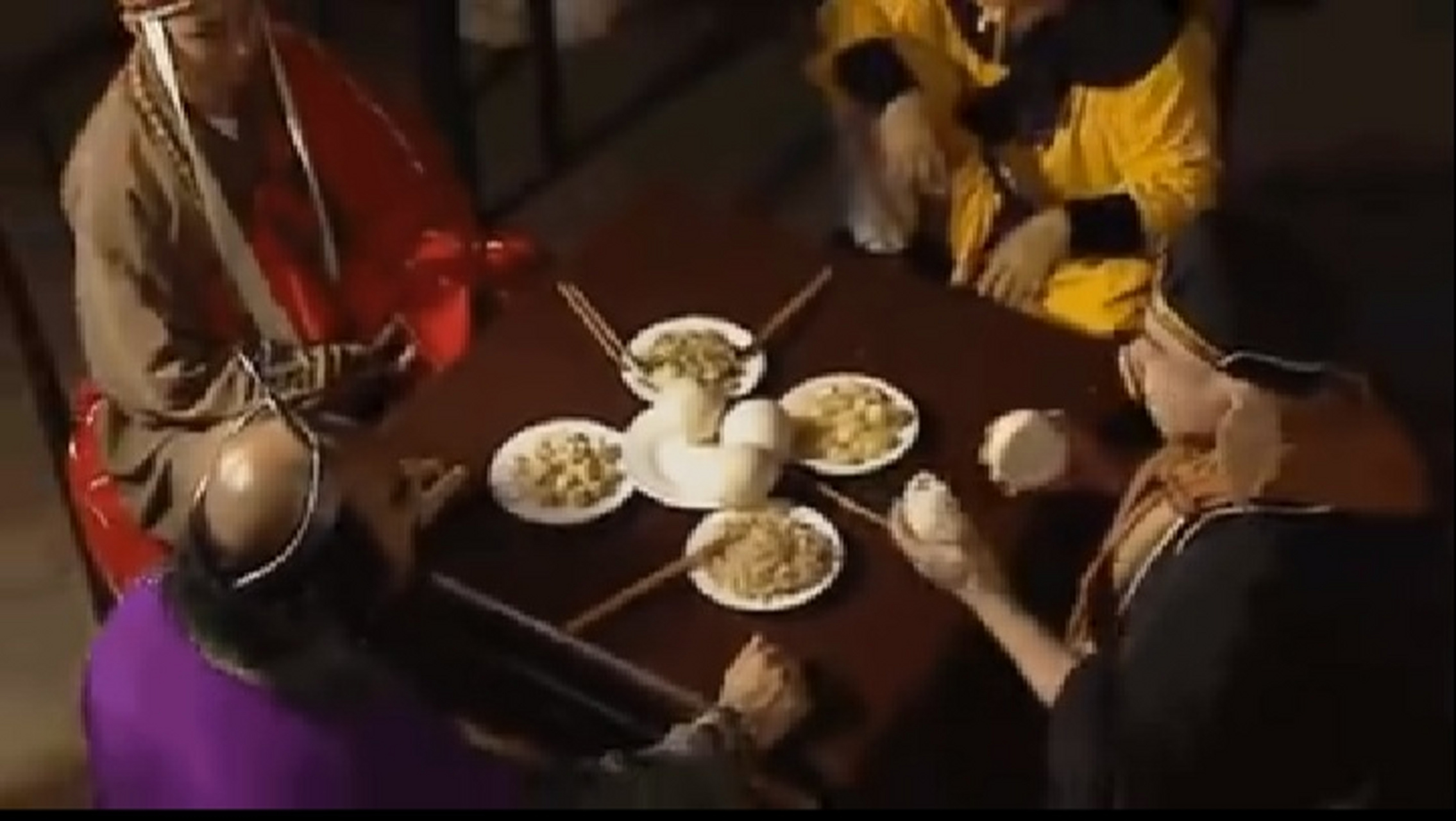 西游记猪八戒吃馒头对比,八六版一口一个,续集一口一小块.