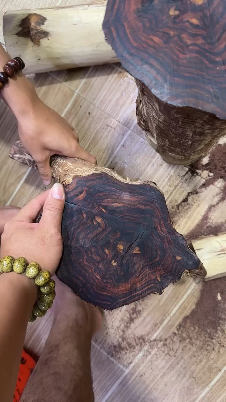 海南黄花梨精品好货树头