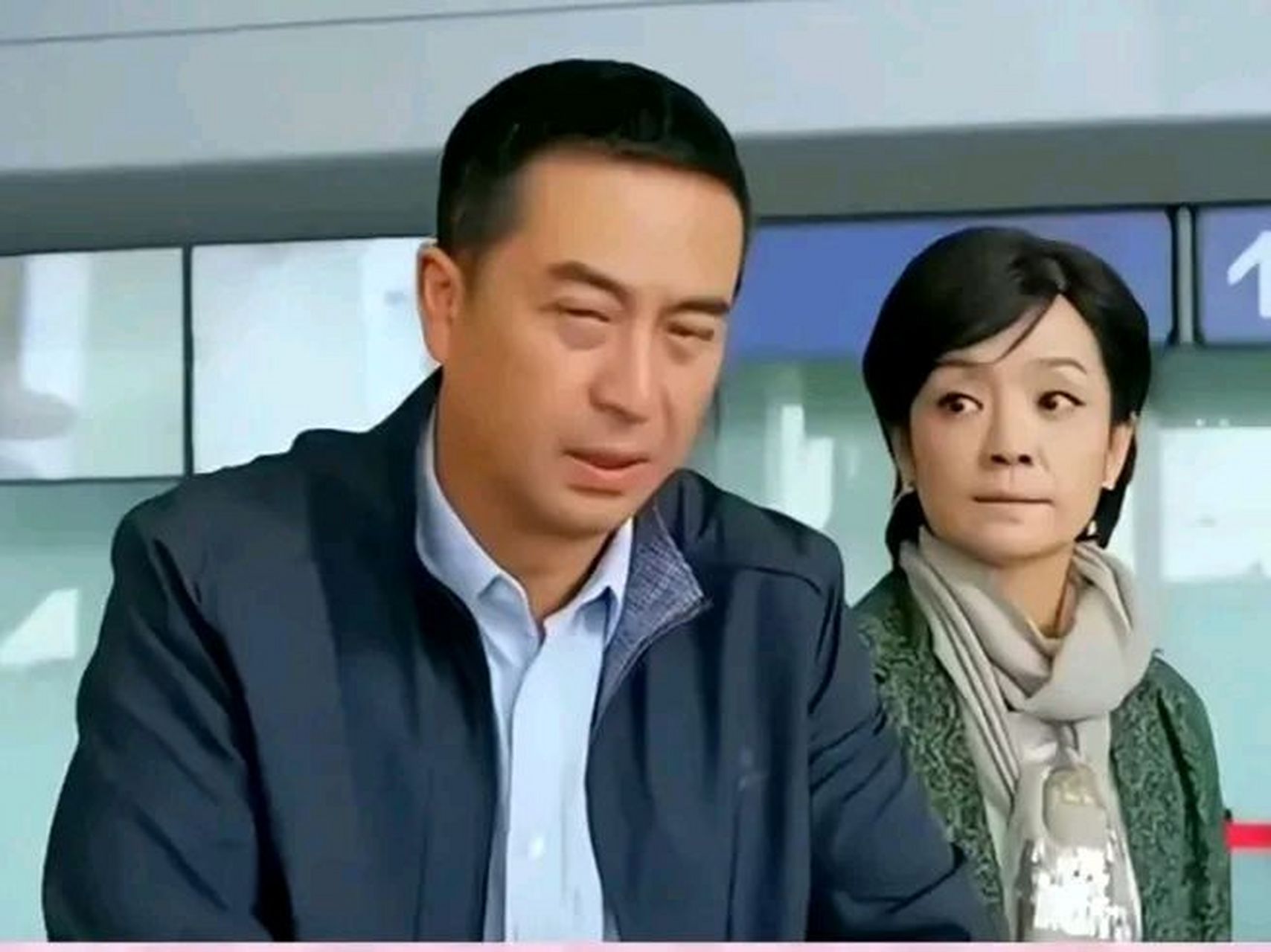 张嘉译宣布离婚  知名演员张嘉译宣布了离婚,老婆王海燕深夜发文一纸