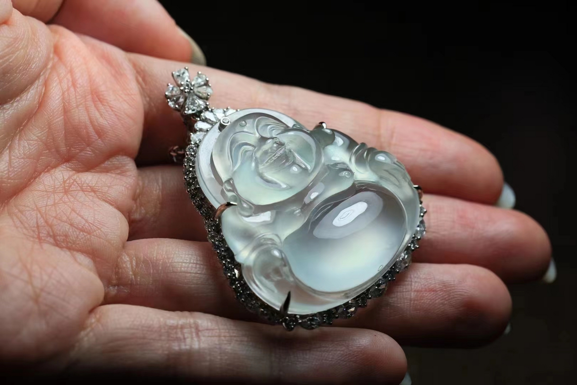 白冰佛公翡翠吊坠,简单镶嵌,钢味十足,笑口常开!#翡翠