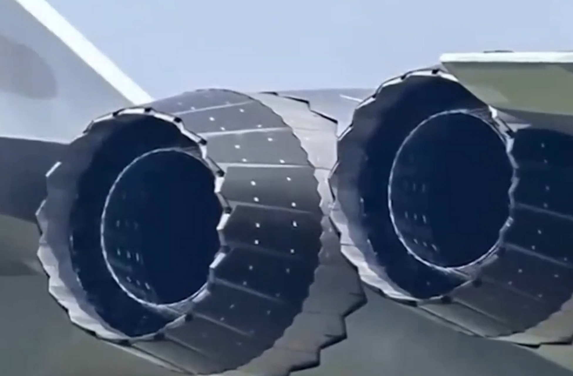 近日我国歼20换装涡扇15发动机试飞成功.震惊的不止是西方世界,震慑台