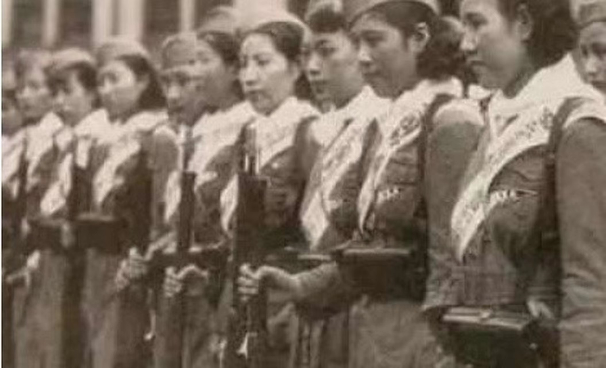 日本女子挺身队出征