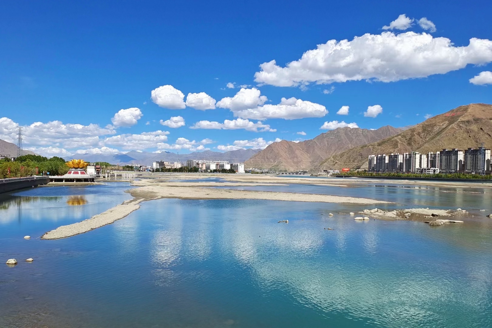 静谧与繁华:探寻拉萨河的魅力