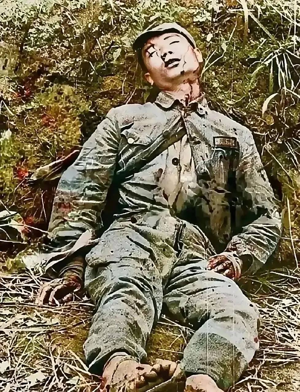 在徐州之战的惨烈战场上,发生了一幕令人心 酸的场景.