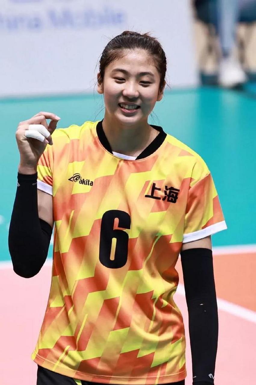 中国女排对阵美国女排,高意的上场让人大为惊喜.