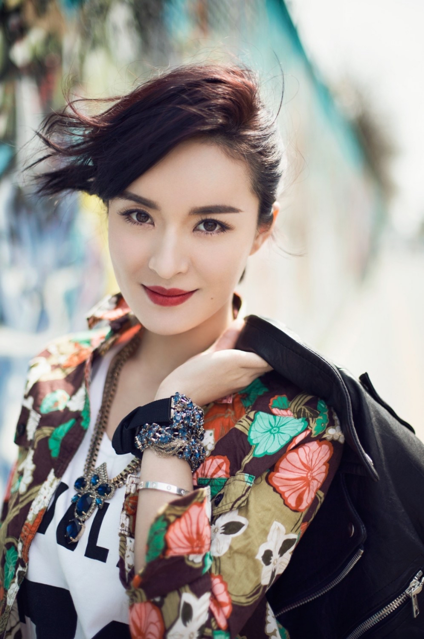 于越,1986年2月23日出生于山东省青岛市,中国内地女演员,2005年考入