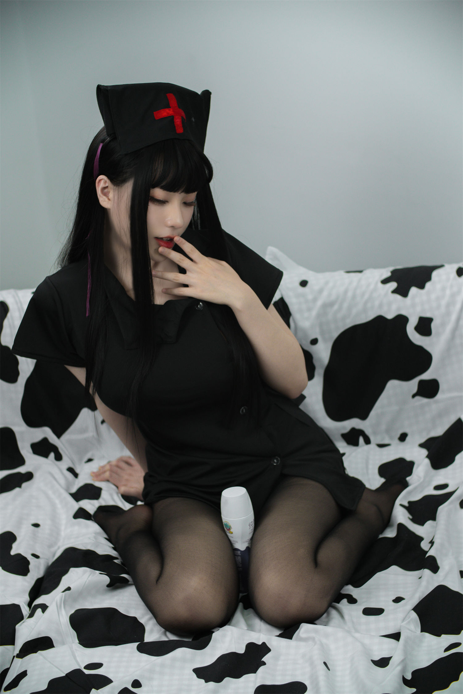 起司块wii怎么了？来看看她的黑色护士吧！