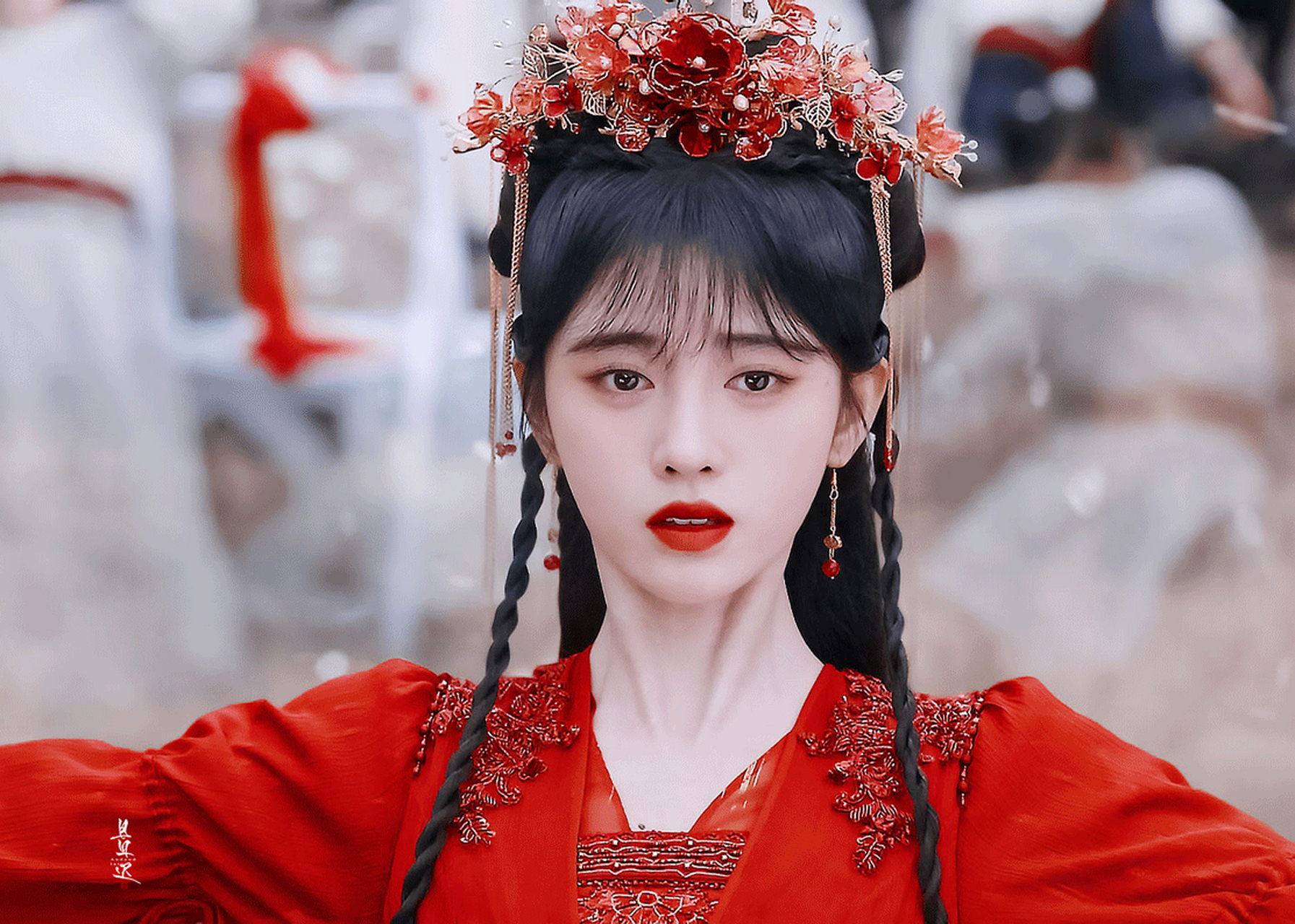 鞠婧祎《花戎》这套红衣造型超美,你们觉得如何?