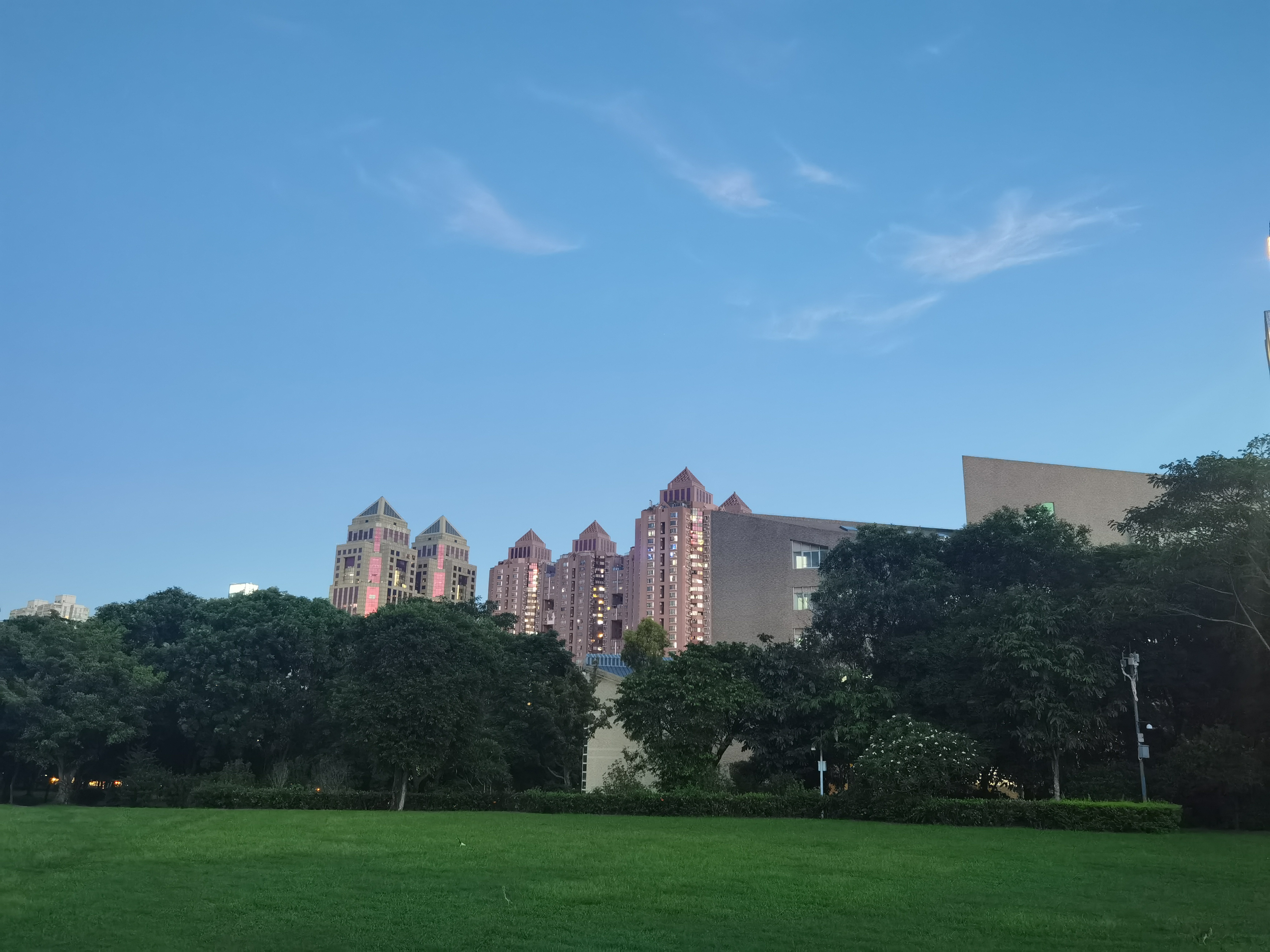 见鬼了!深圳中银花园卖不起价格,真的与鬼有关!