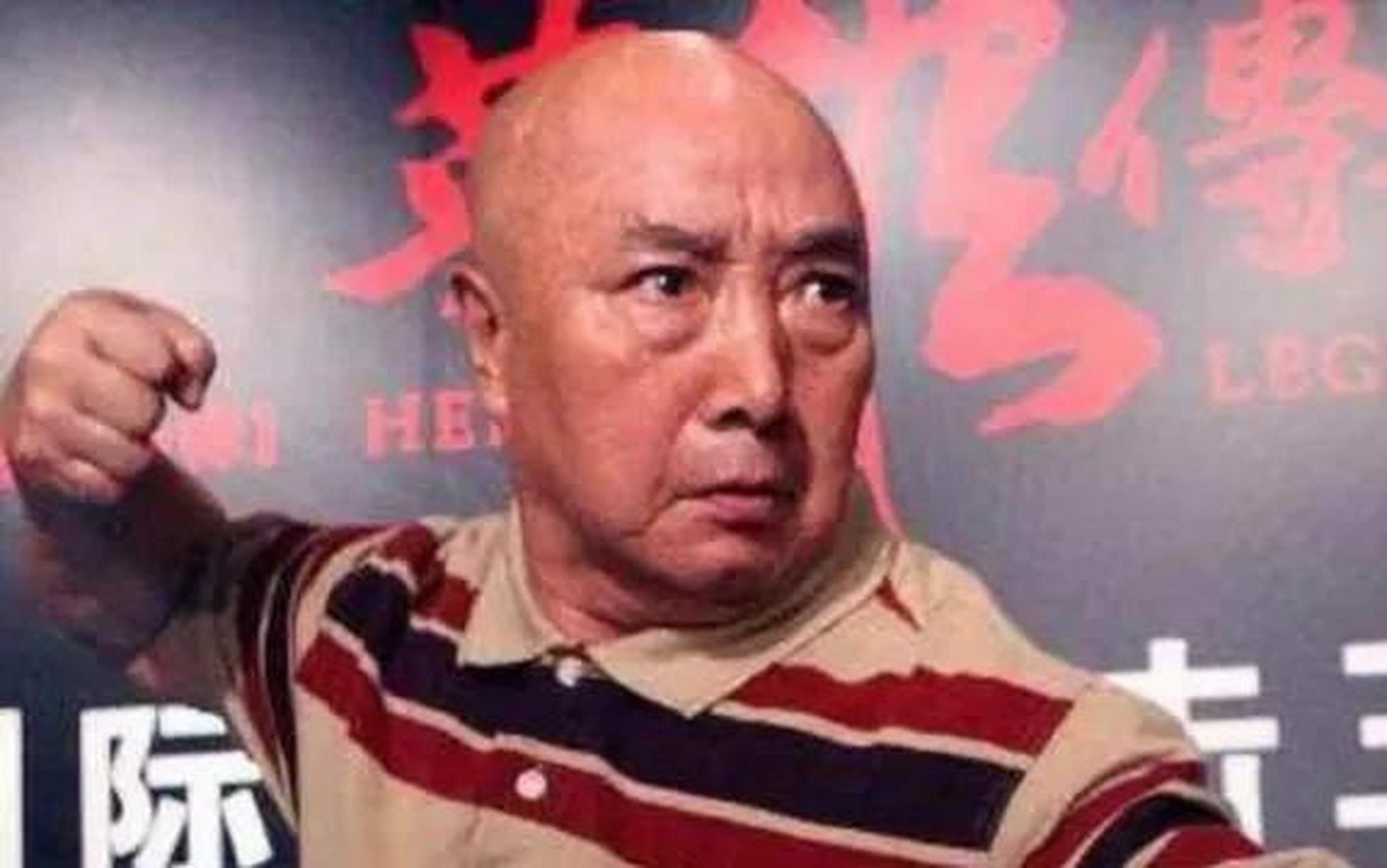 导致于老师去世主要有两个原因,第一是感染新冠,后来又不小心摔了