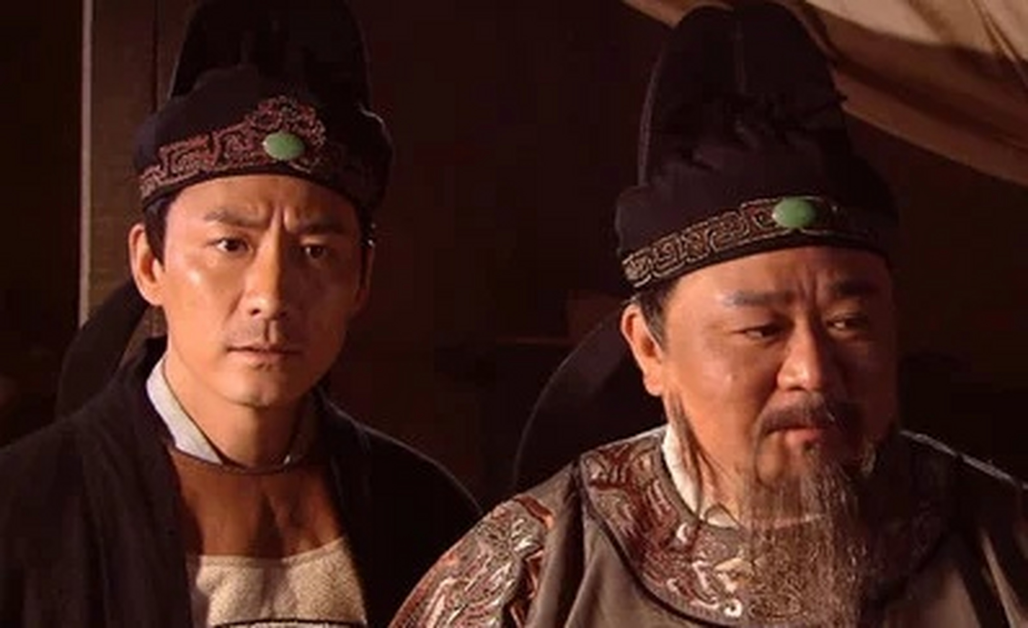 公元692年,来俊臣手拿皮鞭,即将要挥向62岁的狄仁杰时,狄仁杰立即服软