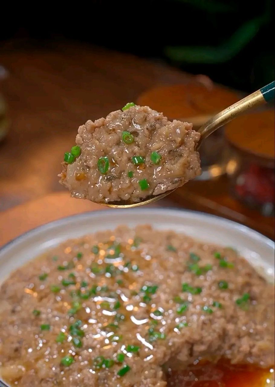 这是广东经典家常菜,没有难度的梅菜蒸肉饼,吃了1000年都不腻.