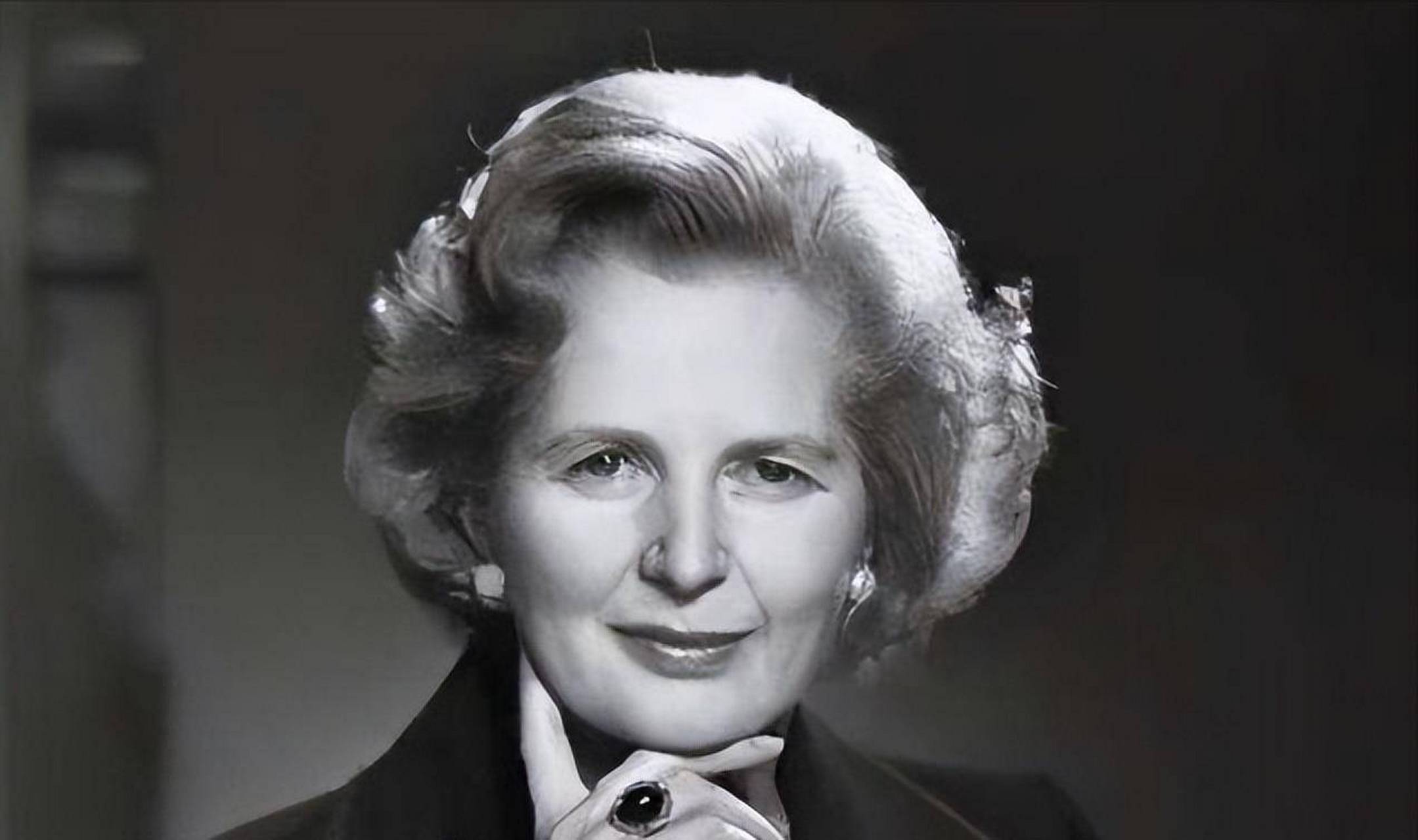 有"铁娘子"之称的英国首位女首相在当时世界政坛上的巨大影响力,以及