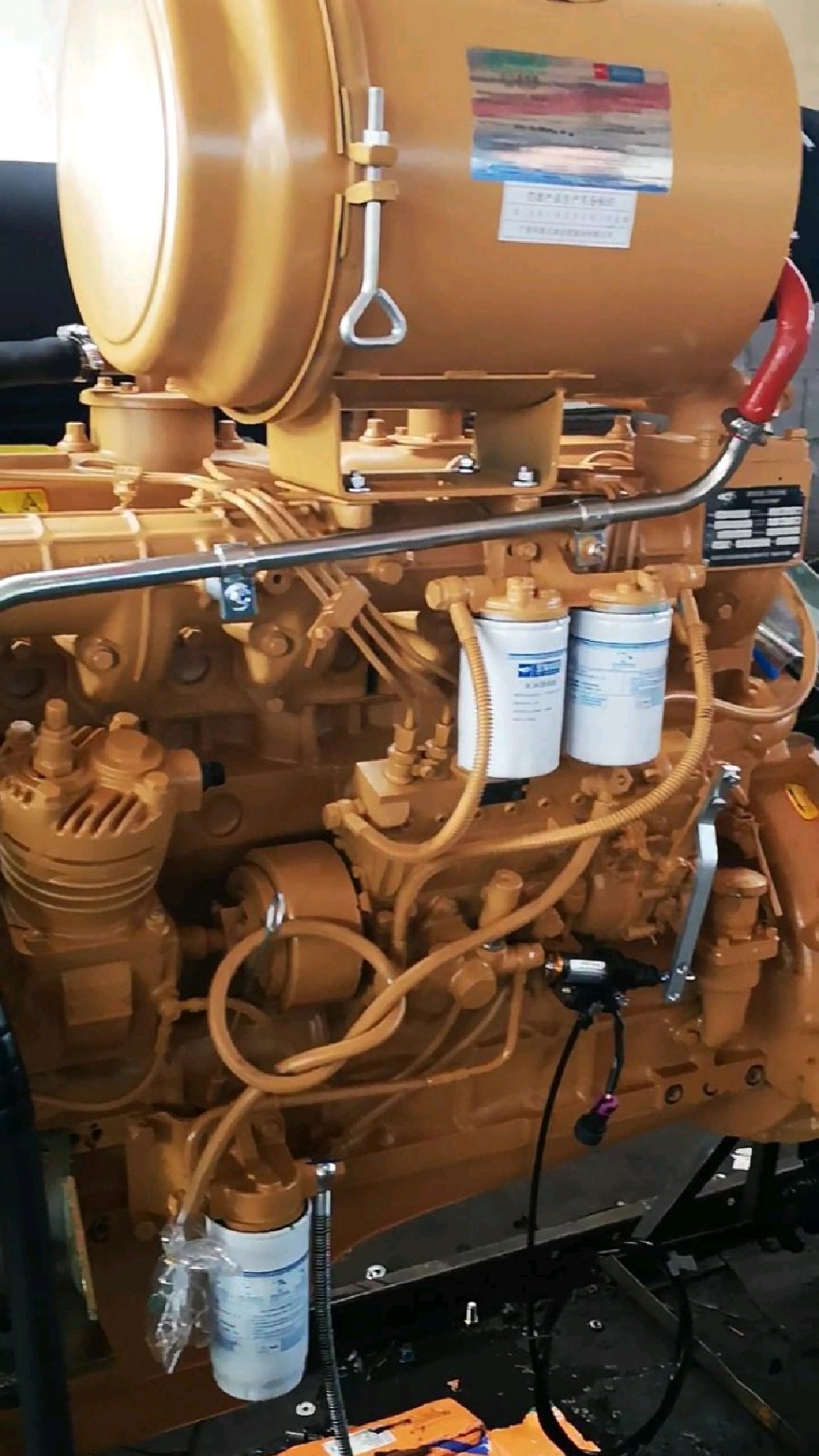 好马配好鞍,搅拌斗装载机动力选配玉柴六缸发动机-度小视