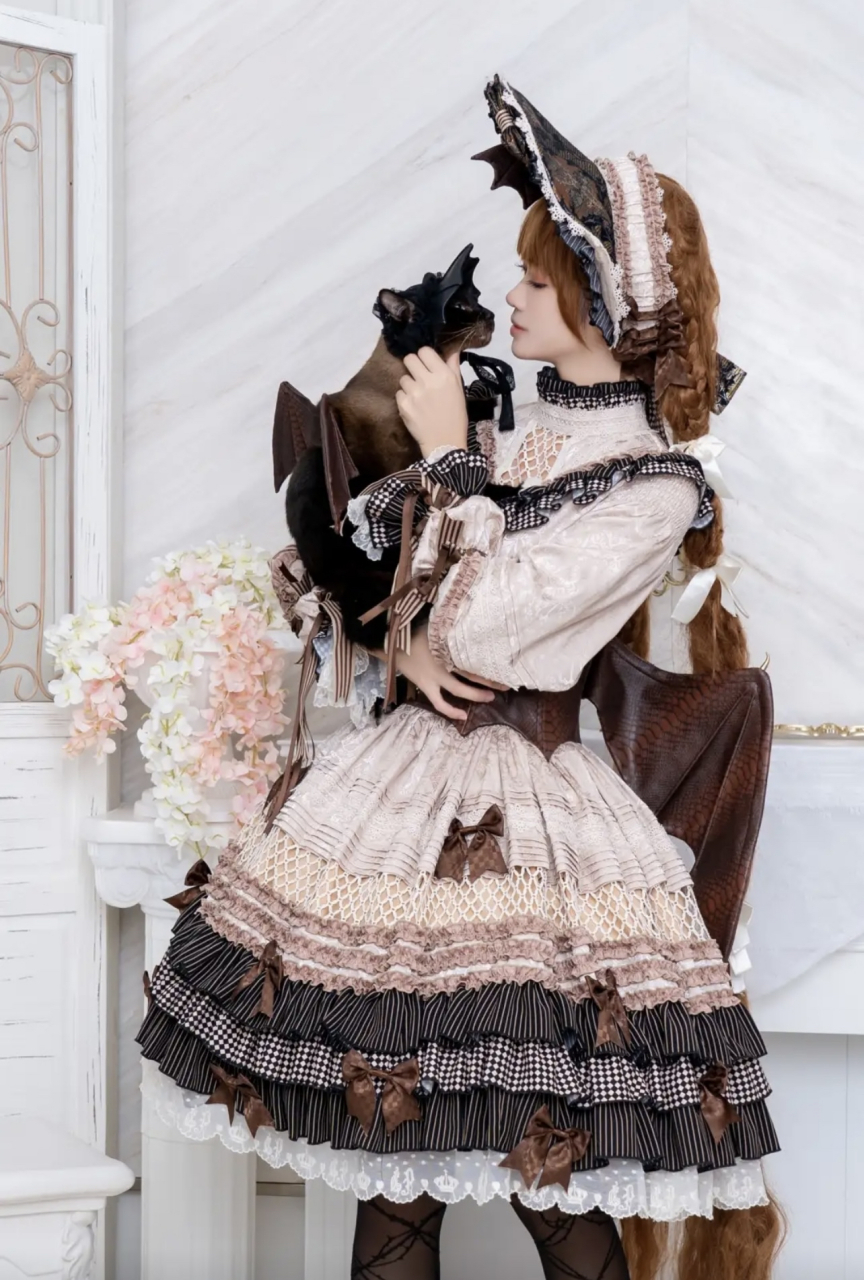 美女与搞笑又可爱的猫咪的写真