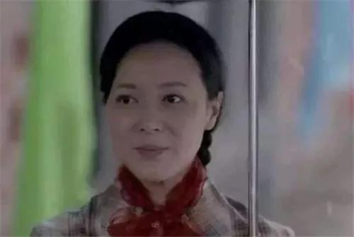 平凡的世界:哪怕生活猝不及防,惠英嫂也只能一如既往!