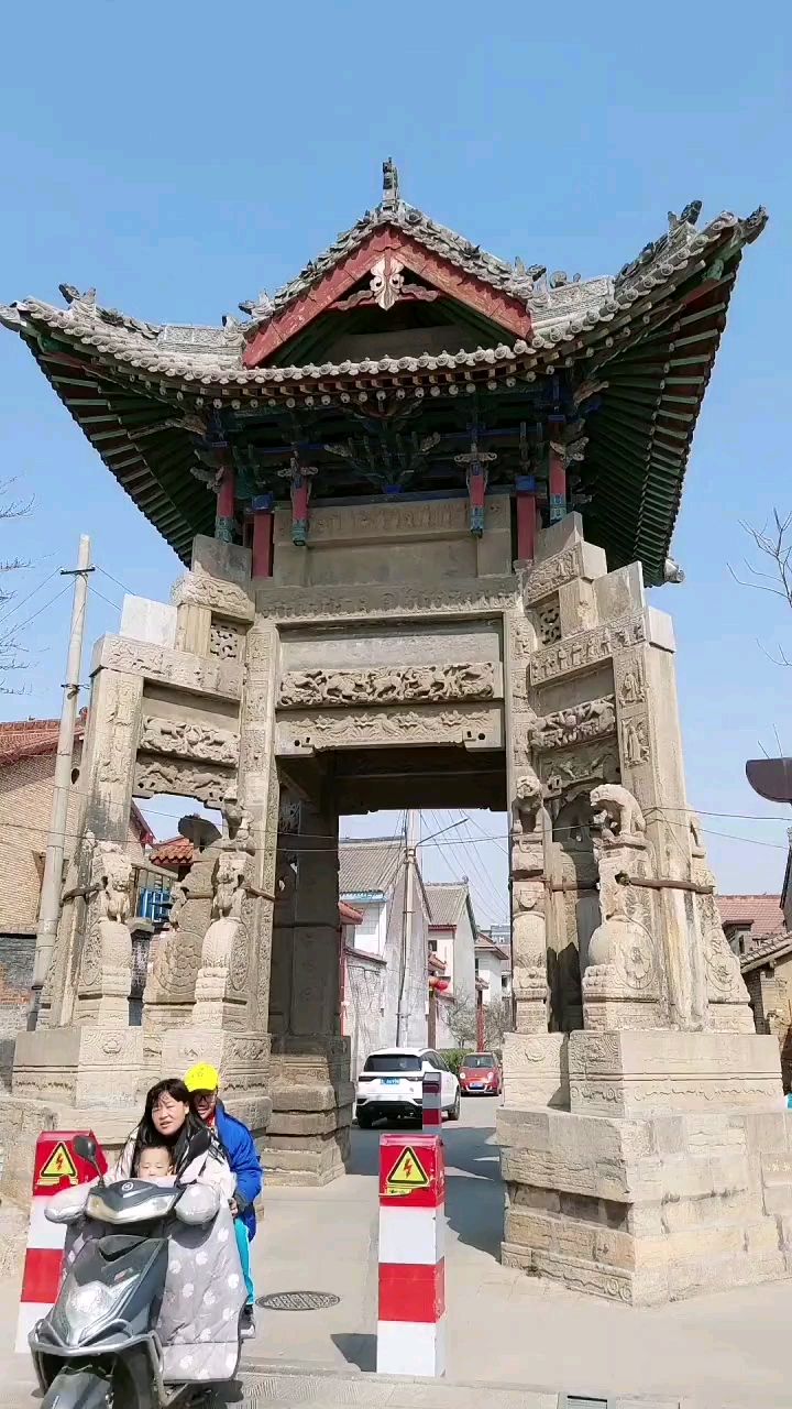 山西省临汾地区翼城县石四牌坊,这座石牌坊在中国的历史上堪称精品