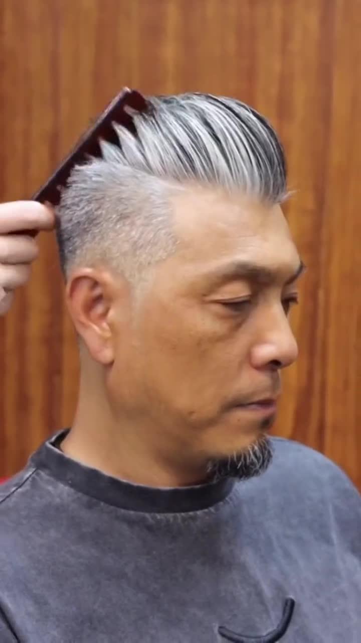 要想混的好头发必需往后倒,油头梳带啫喱梳子男士专用背头发型打理