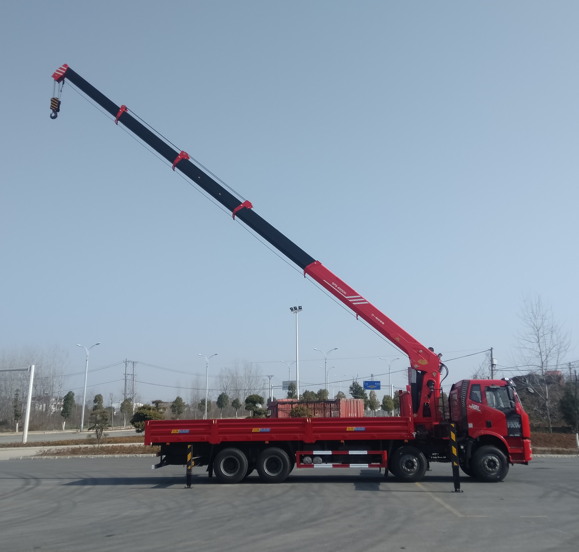 解放j6前四后八三一12吨随车吊价格便宜