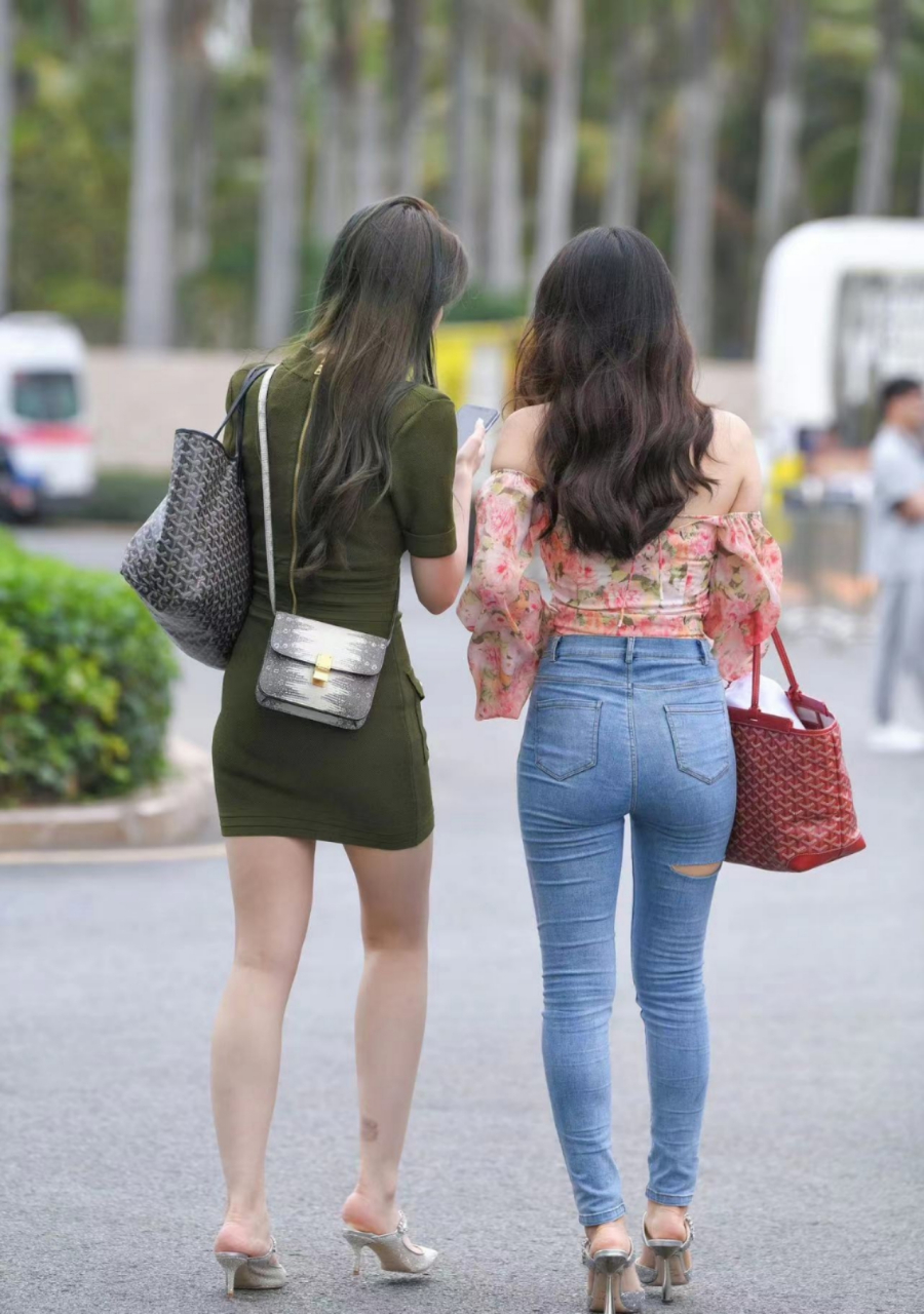 街拍逛街美女,微胖女神!