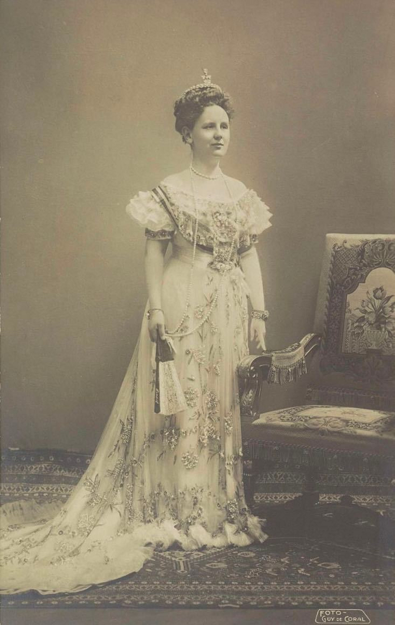 【来自投稿】三代荷兰女王,威廉敏娜女王(1880-1962),朱莉安娜女王