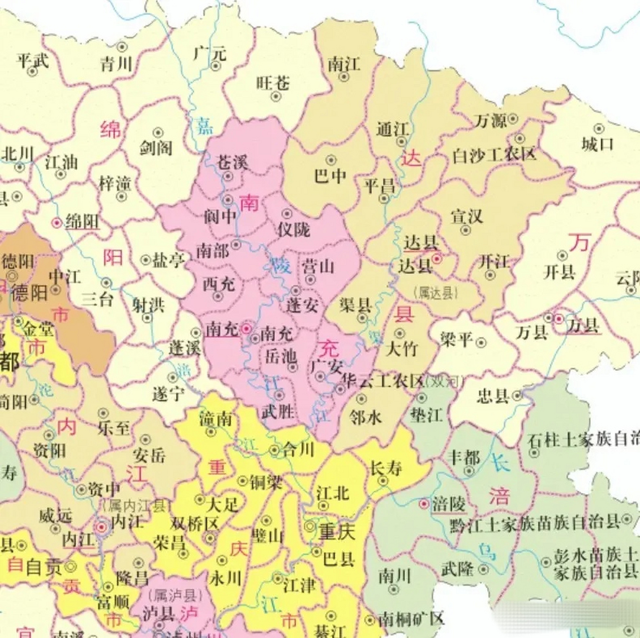 就是一个典型的巨无霸,面积达19031平方公里,人口973万,辖南充市(县级