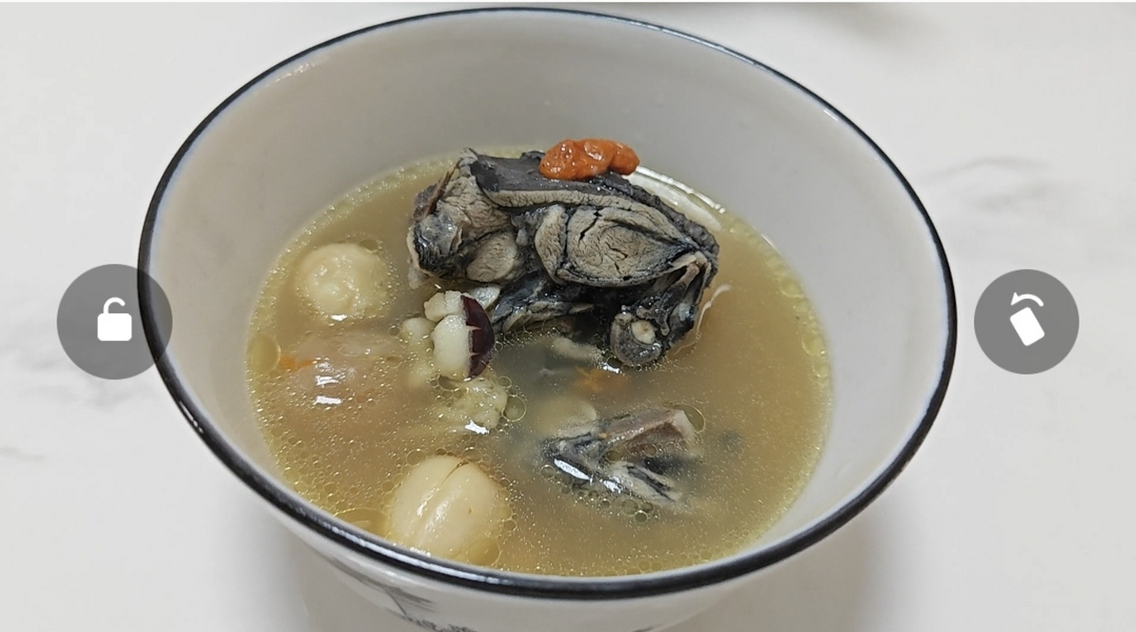 炎炎夏日,煲个清补凉乌鸡汤,补而不燥,老少适宜喝[亲吻]