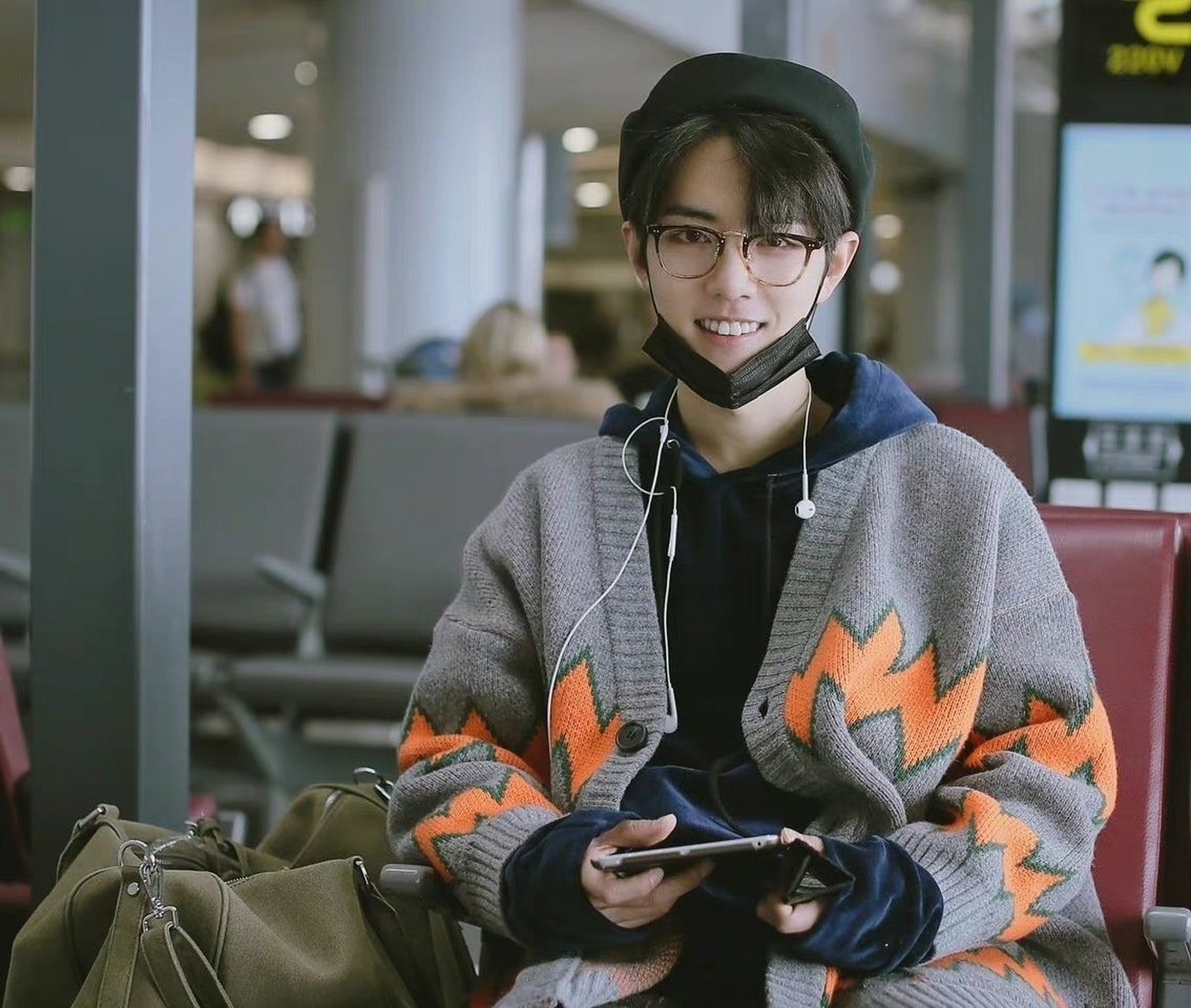 现在还能看见肖战戴贝雷帽吗? #肖战# #每日娱乐报道