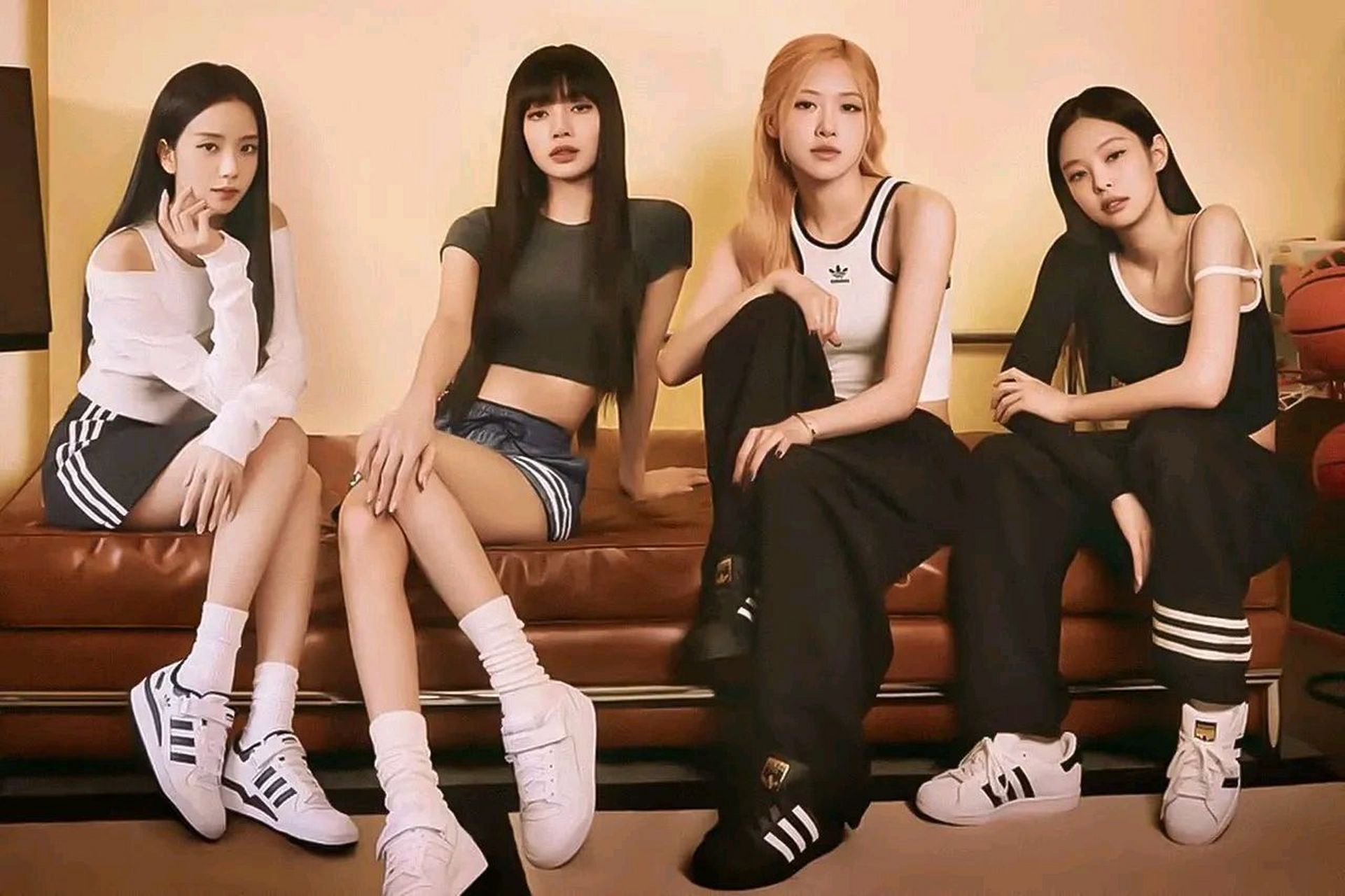 以" coachella 2023 "为主题的blackpinkicon将出演   adidas