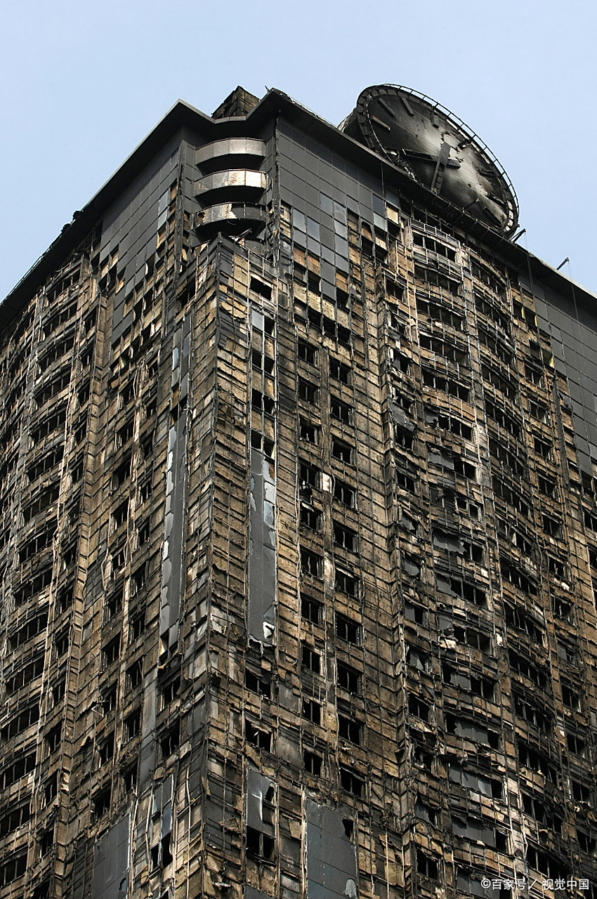 现在楼市不景气,开发商卖不出去房子回不了款,破产的可能非常大,那先