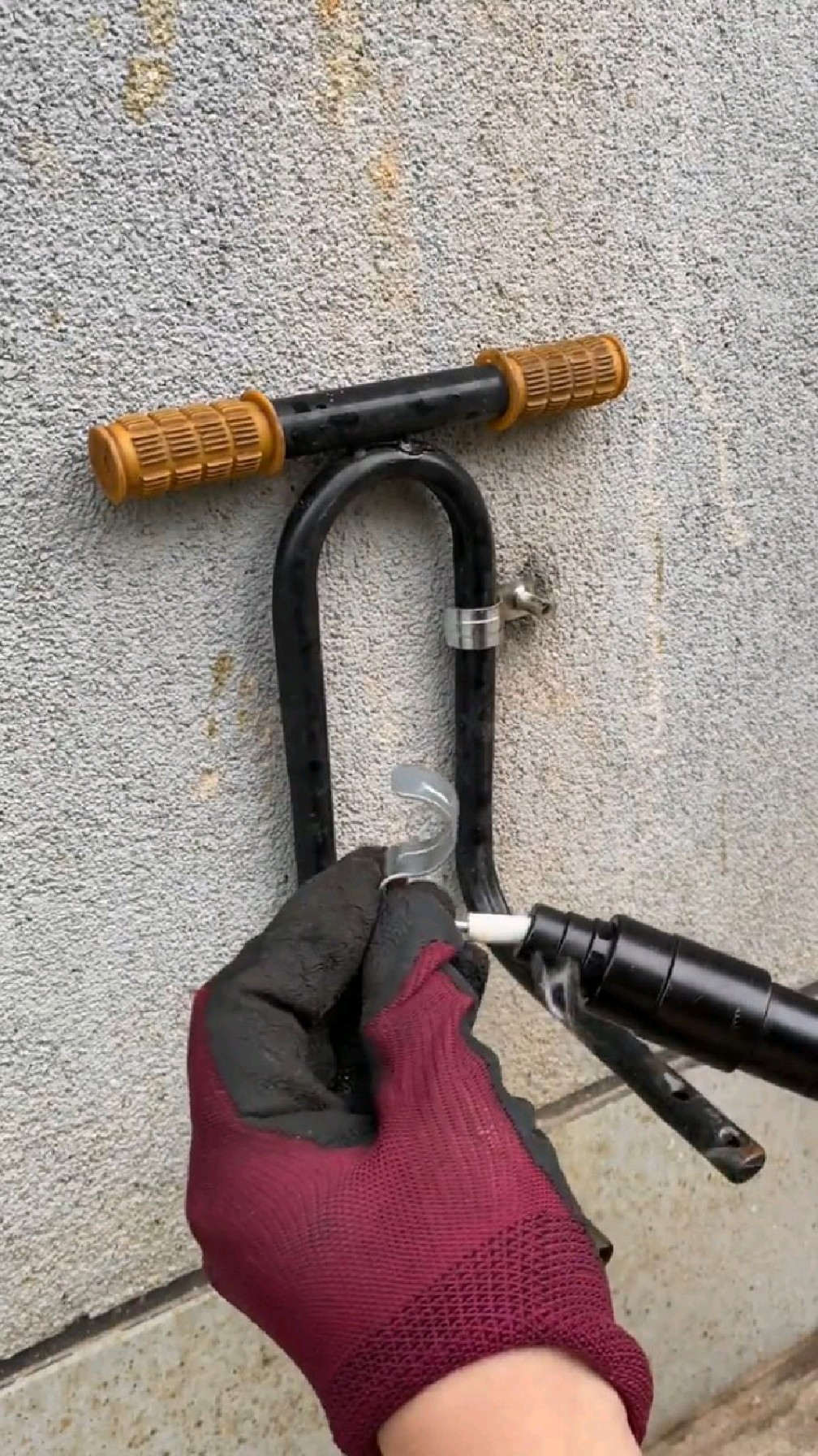 新型墙面紧固器