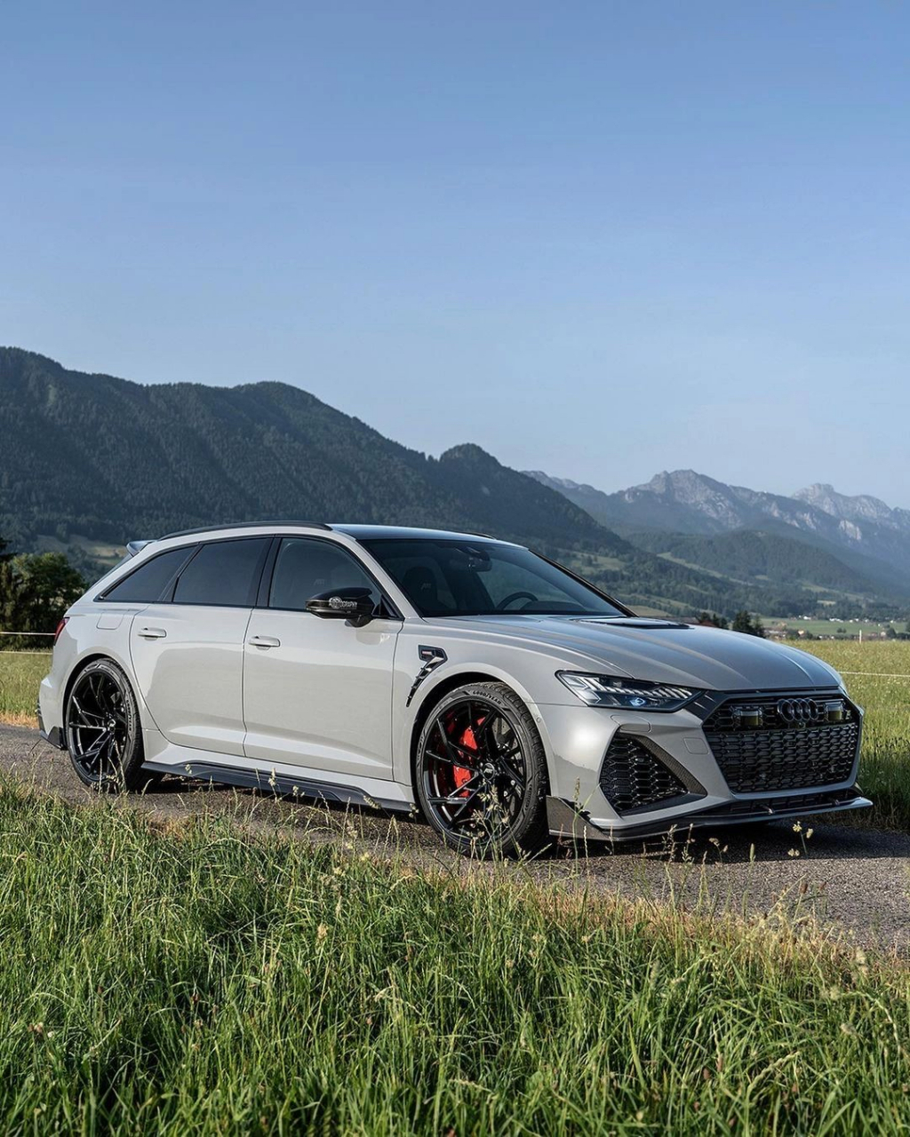 奥迪rs6终极改装车型 abt legacy edition限量款,760马力,980扭矩,零