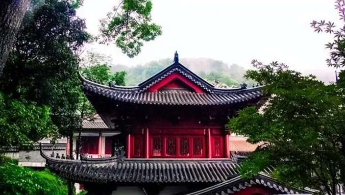 东北"纯正"尼姑庙:自己修建寺庙,不收门票,每年特定时间乞食