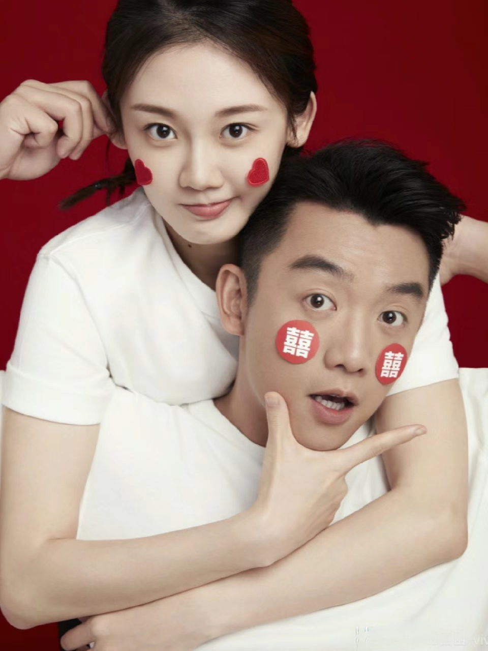 事实证明,被苗苗一家四口"吸血"的郑恺,已经走上了另一条大道  花花