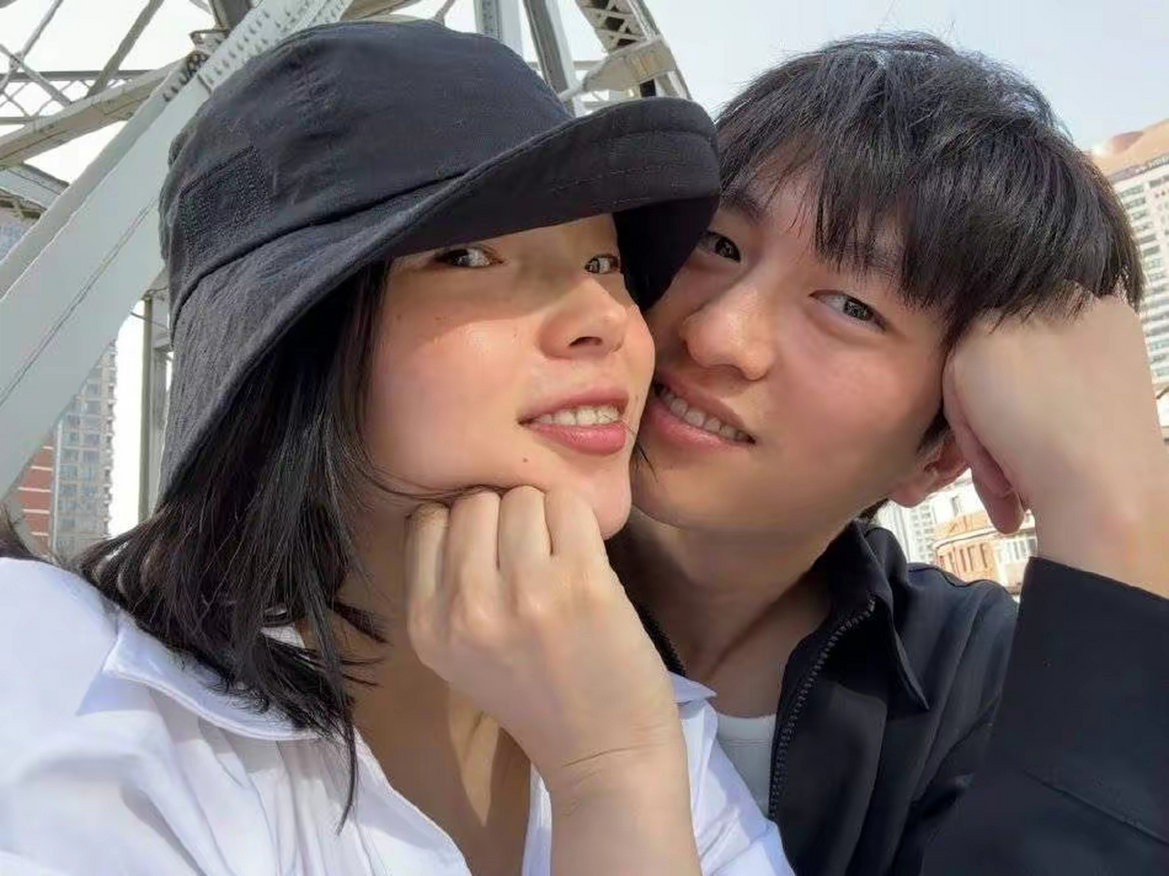 娱乐大放送# 雎晓雯被曝产下女儿 丈夫金大川被拍