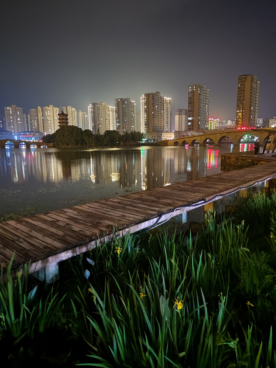 小县城的夜景,漂亮吗