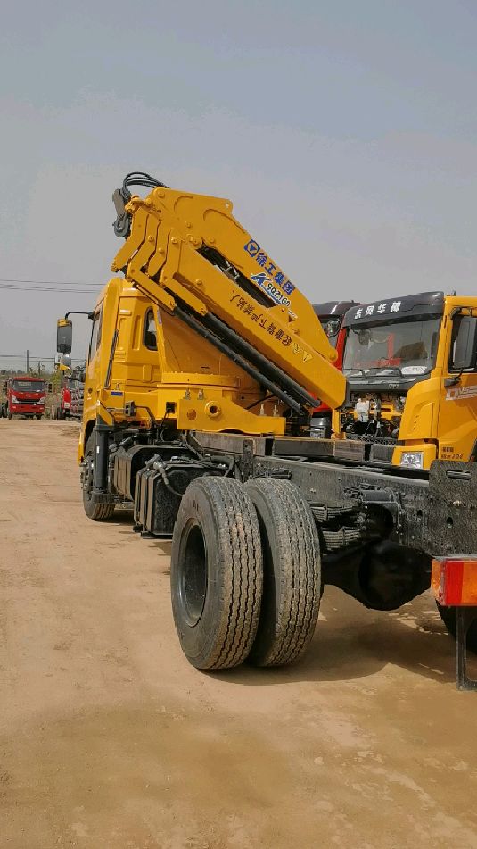 徐工12吨折臂随车吊