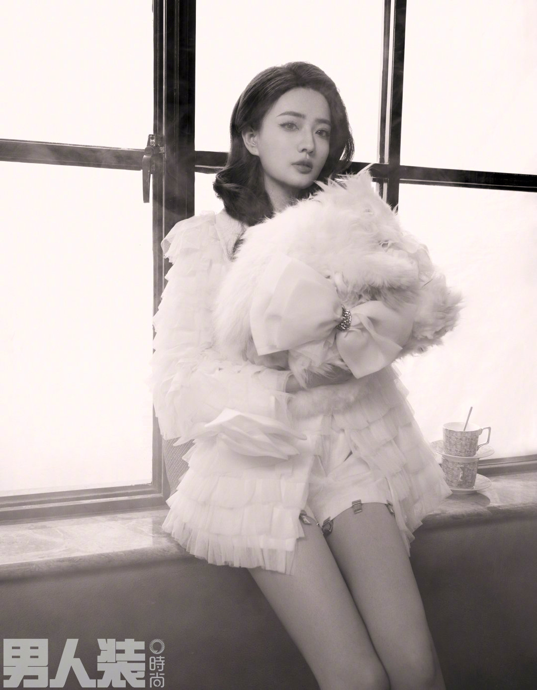 徐璐男人装封面,慵懒妩媚的小性感,复古东方美人