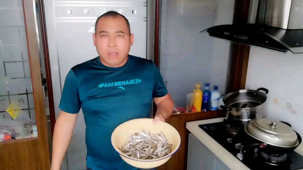 家常菜刘哥教你:“野生鱼汤”的家常做法,真是味道鲜美口感丰富