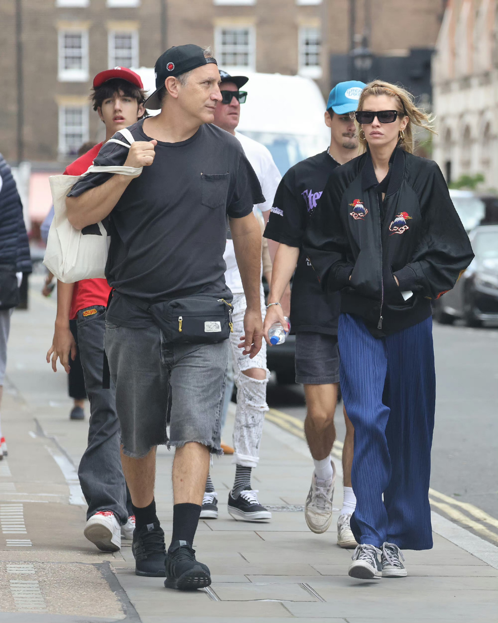 超模stella maxwell在伦敦外出街拍