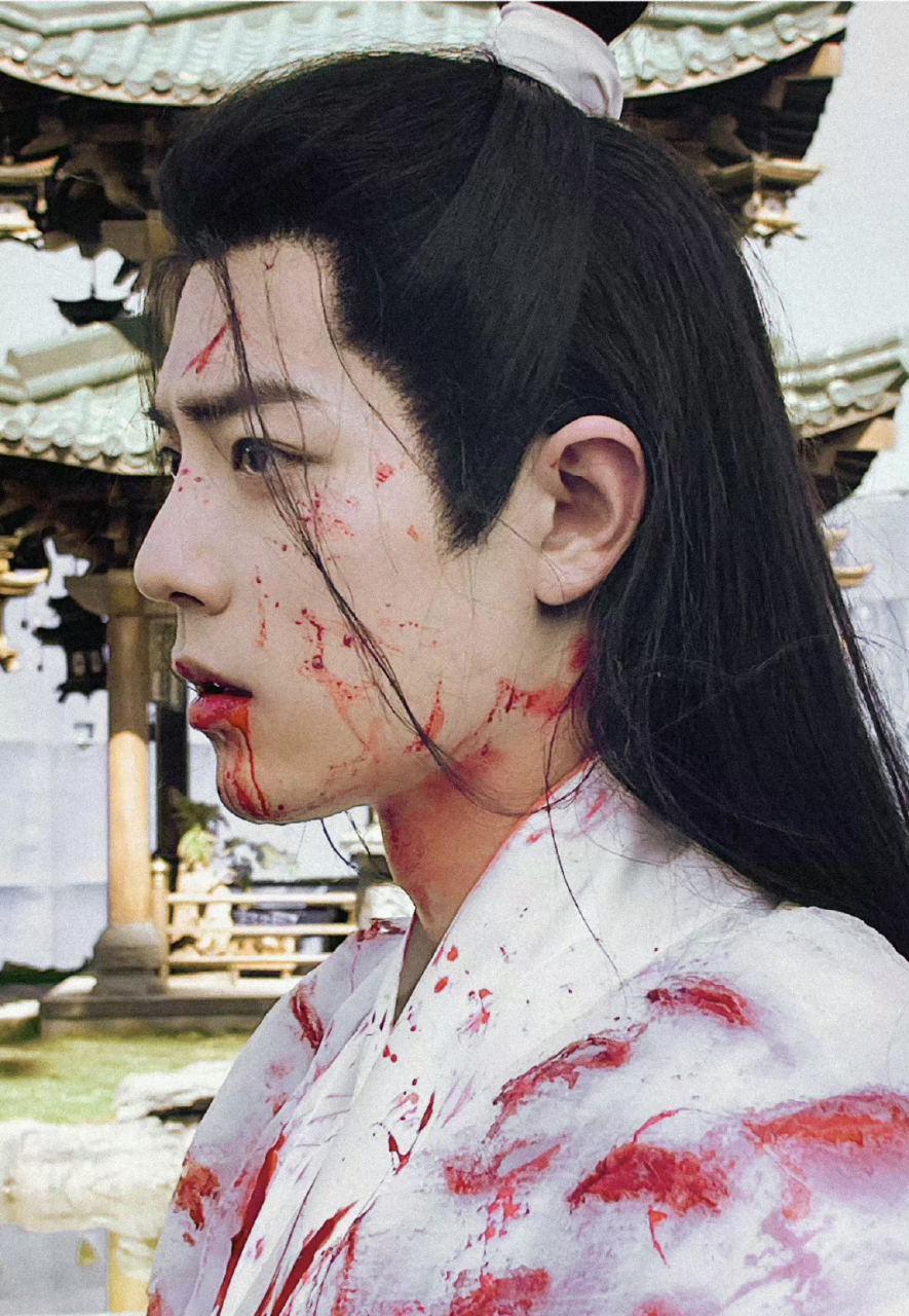 见一次爱一次,肖战的战损造型真的把破碎感狠狠拿捏住了,他好适合古装