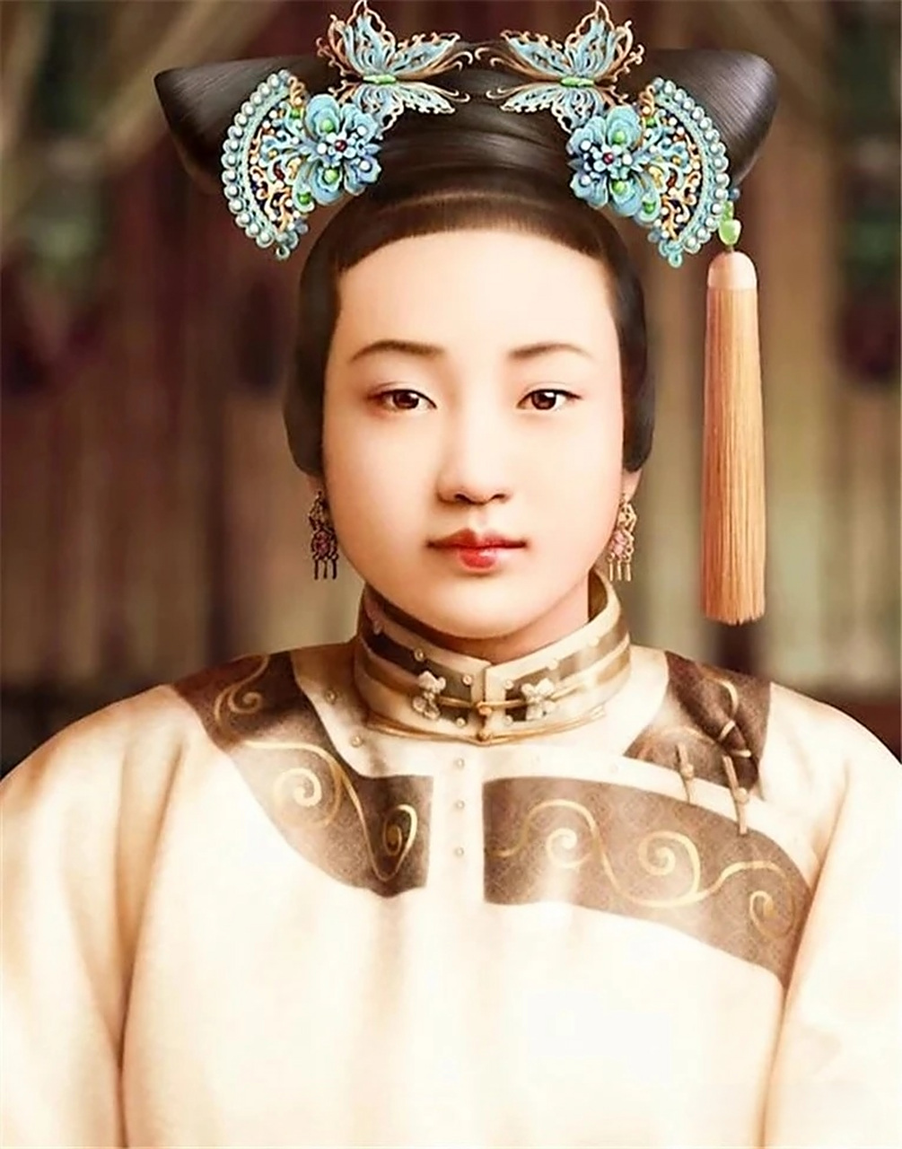 光绪皇帝一生只有一位皇后和两位妃子,分别是隆裕皇后,珍妃和瑾妃.