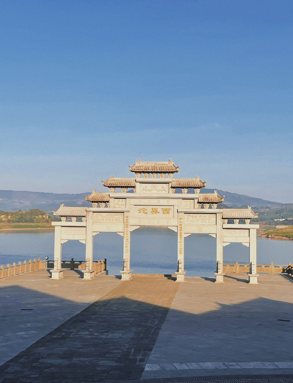 西沱古镇位于重庆市石柱土家族自治县,是中国历史文化名镇之一.